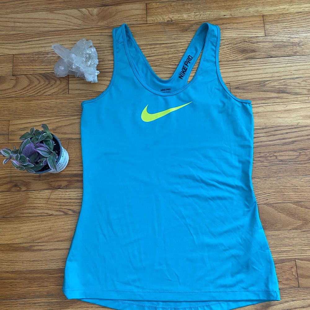 Nike Pro tank size medium
